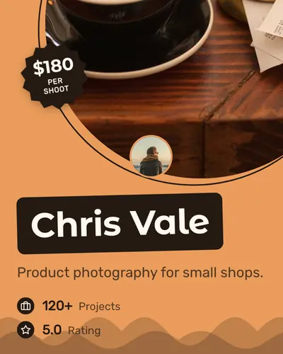 Card design circle-cut-05 in the playful mood — sample card “Chris Vale”